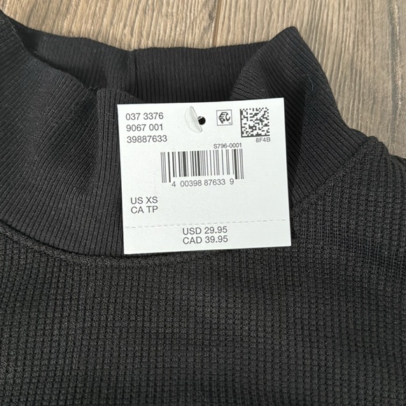 AMERICAN OUTFITTERS RIBBED SOFT MOCK NECK SHIRT, BRAND NEW TAGS ATTACHED XS - Picture 3 of 3